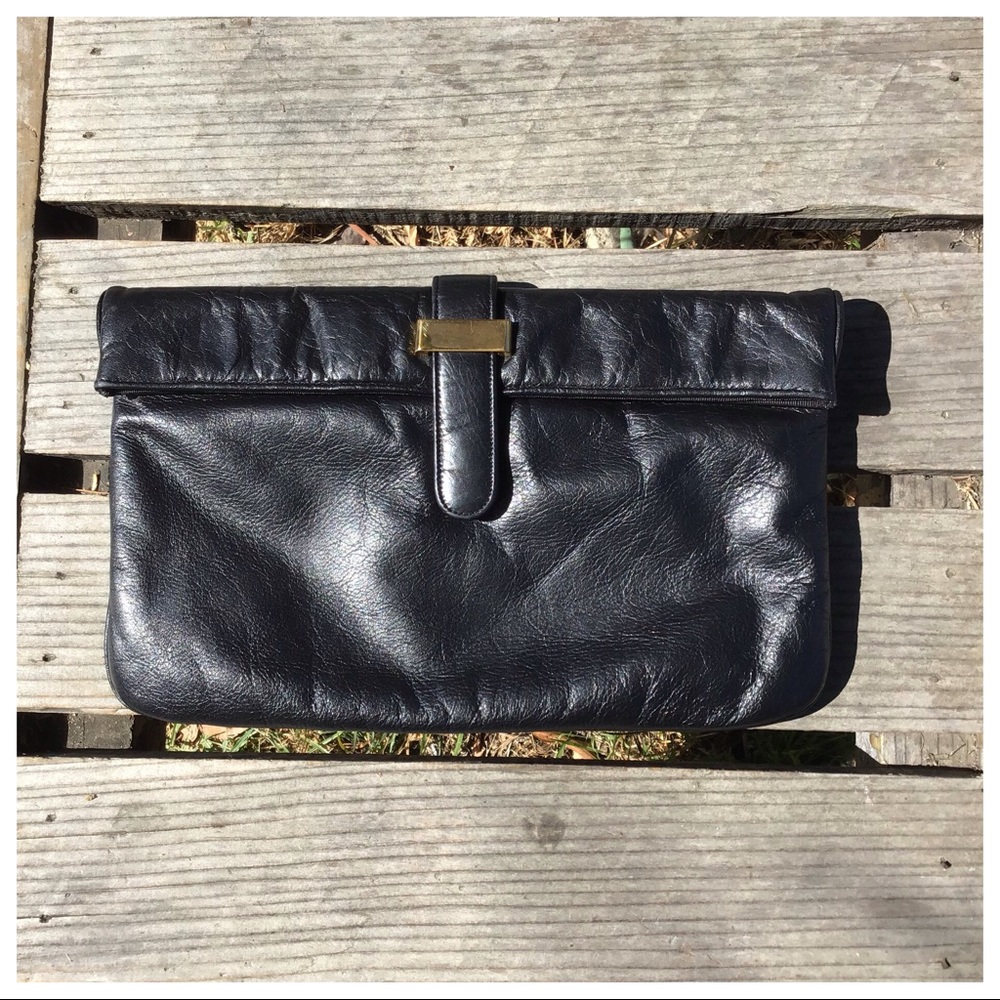 ❤️3/$25❤️VTG Crown Lewis Leather Clutch